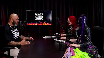 Apanhou na bunda e gritou de dor na demonstração de dominação rainbow witch & madame agatha watch sheer red