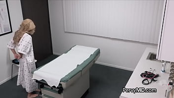 Doc's dick gets sucked by two at once