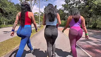 Padrastro afortunado se folla sus 3 hijastras