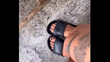 échenle agua al piso asi es como yo refresco mi casita