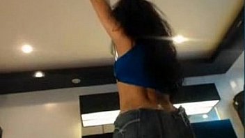 Hot amateur asian babe dances on her stripper pole