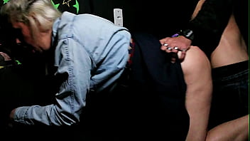 Deixando seu lado corno a mostra