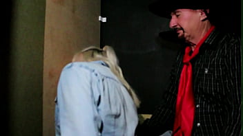 Deixando seu lado corno a mostra