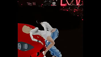 Lesbianas calientes besandose y frotandose en antro