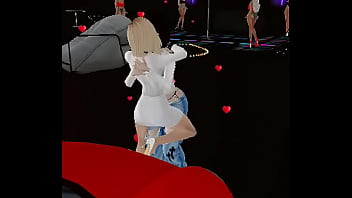 Lesbianas calientes besandose y frotandose en antro