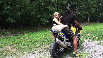 Nadia white jump off the bike and sucks don whoe 's thick cock superhotfilms
