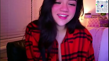 Teen masterbates with vibrator