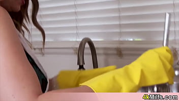 Blonde housewife gets her mature pussy filled