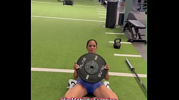 25lb overhead strengthens shoudlers traps & triceps hip mobility strengthens hip flexors i comp