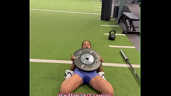 25lb overhead strengthens shoudlers traps & triceps hip mobility strengthens hip flexors i comp