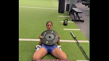 25lb overhead strengthens shoudlers traps & triceps hip mobility strengthens hip flexors i comp