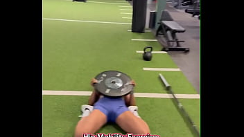 25lb overhead strengthens shoudlers traps & triceps hip mobility strengthens hip flexors i comp