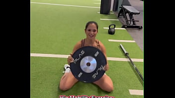 25lb overhead strengthens shoudlers traps & triceps hip mobility strengthens hip flexors i comp