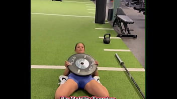 25lb overhead strengthens shoudlers traps & triceps hip mobility strengthens hip flexors i comp