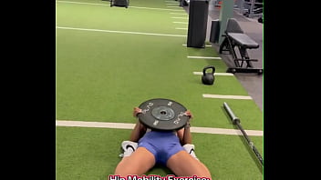 25lb overhead strengthens shoudlers traps & triceps hip mobility strengthens hip flexors i comp