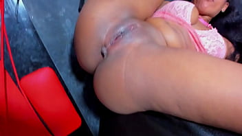 Cumple sus honararios con su cuerpo