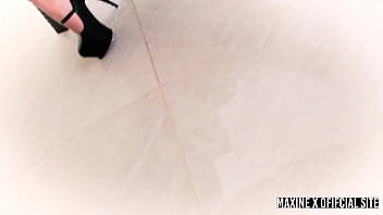 Maxine x could sunbathe & masturbate by the pool all day long