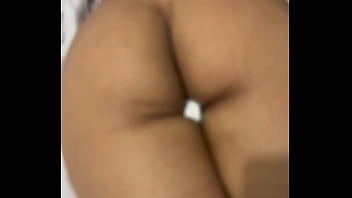 A bunda de um metro e vinte um centímetros