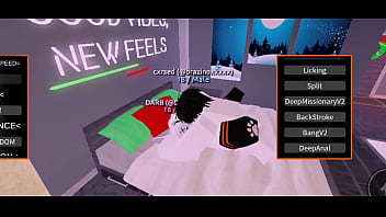 Fudendo duas vadias em um condo do roblox