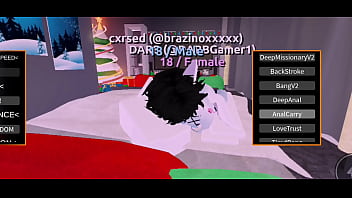 Fudendo duas vadias em um condo do roblox