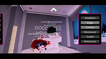 Fudendo duas vadias em um condo do roblox