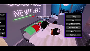 Fudendo duas vadias em um condo do roblox