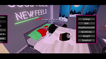 Fudendo duas vadias em um condo do roblox