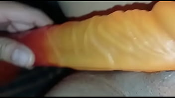 Mete un dildo