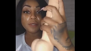 Gode chauffant demande ta vidéo en média privé pour l’essayage