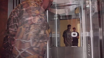 Me follo a una chica ramdon que me encuentro por la calle y la detono bien duro