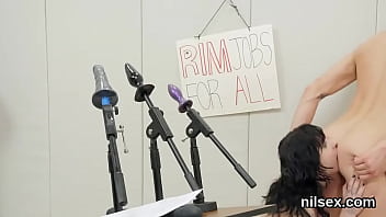 Wild hooker gets her fuckholes stretched and properly screwed