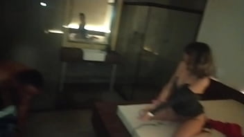 Conheci o negro top delícia numa festa de swing e passei a balada inteira transando com ele