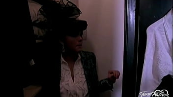 Smokin' lanny barbie gets fucked by evan stone in the closet