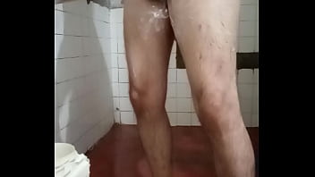 Todas las mañanas me doy un buen baño para ponerme activo