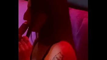 Mi amiga baja a pasarlo bien