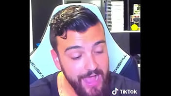 Mi amigo es demasiado homo en mas noches con los amigos