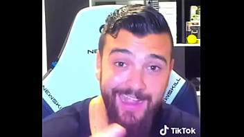 Mi amigo es demasiado homo en mas noches con los amigos