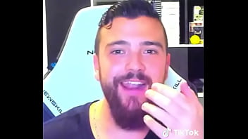 Mi amigo es demasiado homo en mas noches con los amigos