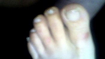 Leche en pies de mi mujer d 7