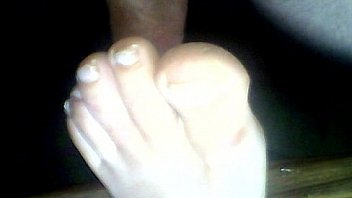 Leche en pies de mi mujer d 7