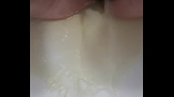 Pisstribute und video für analischen