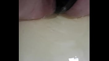 Pisstribute und video für analischen