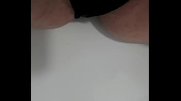 Pisstribute und video für analischen