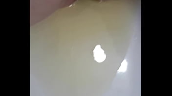 Pisstribute und video für analischen