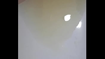 Pisstribute und video für analischen