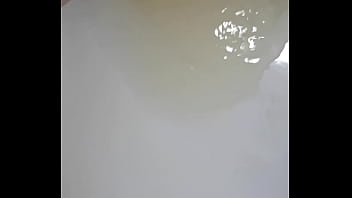 Pisstribute und video für analischen