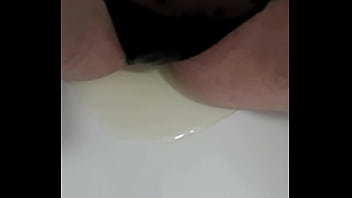 Pisstribute und video für analischen