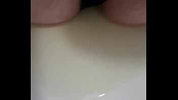 Pisstribute und video für analischen