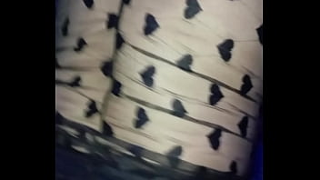 Pide verga y mueve nalgas