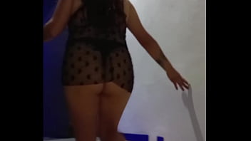 Pide verga y mueve nalgas